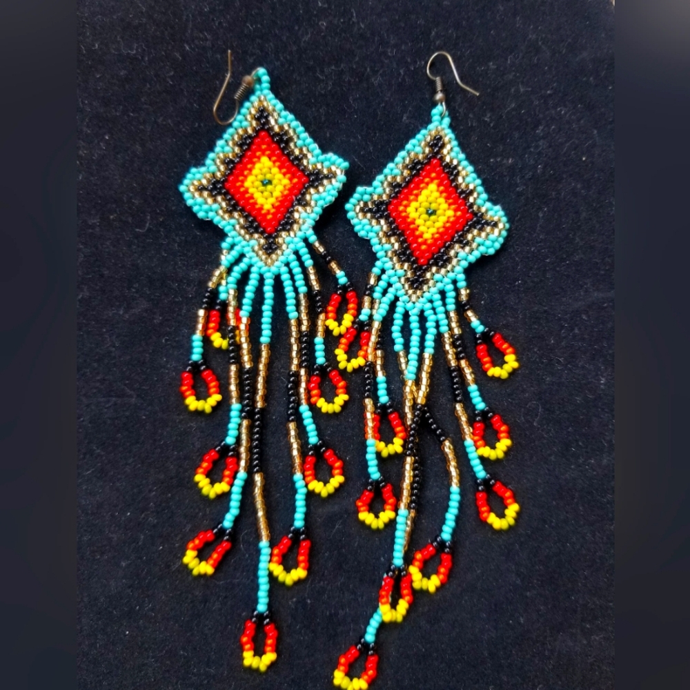 Beaded Costa Rican earring